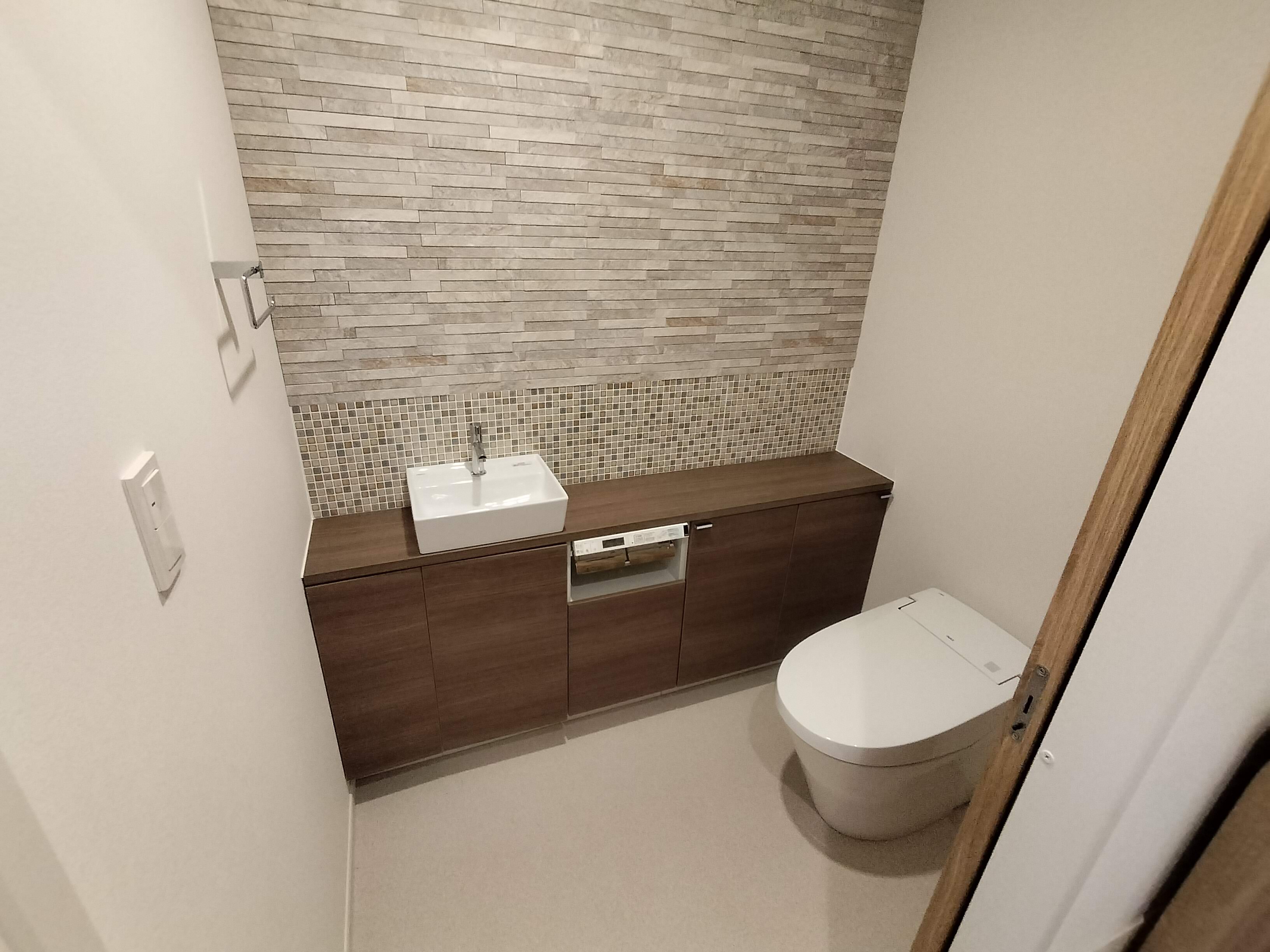 15-restroom2